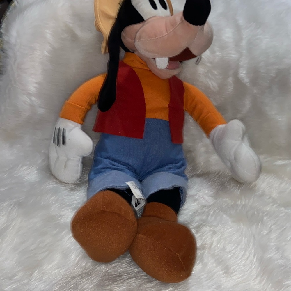 Disney/Goofy farmer hillbilly plush/authentic